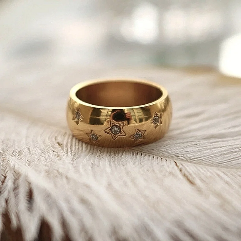 NEW‎ Women's Wide Pave Diamond Star Gold-Plated Ring Band Size 7